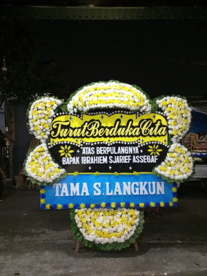 Papan Bunga Duka di Kombay